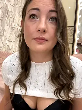 seraphine23 – webcam model profile photo Image 7