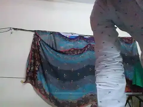 priya_sharma02 – webcam model profile photo Image 7