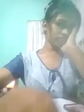 EmaSalis – webcam model profile photo Image 11