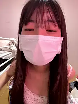 EmiliaCatalina – webcam model profile photo Image 8