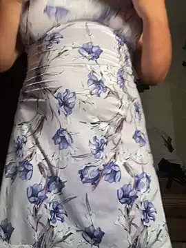 approche_toi_petite – webcam model profile photo Image 9