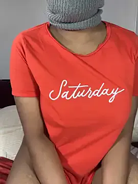 oypo – webcam model profile photo Image 4