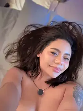 Cumonmme – webcam model profile photo Image 2