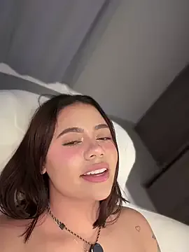 Cumonmme – webcam model profile photo Image 4