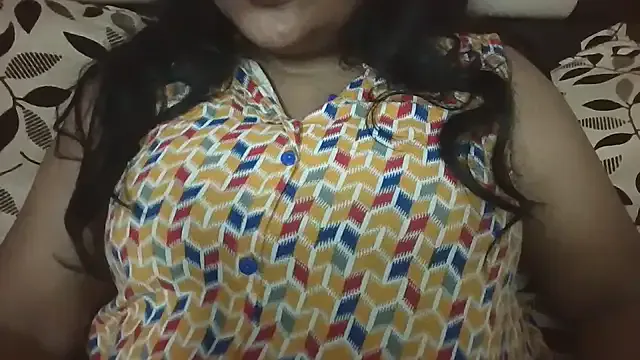 SunnyShiney – webcam model profile photo Image 9