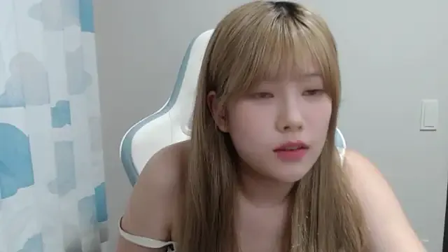 Susu-007 – webcam model profile photo Image 7