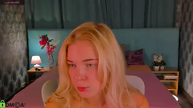 oypo – webcam model profile photo Image 10