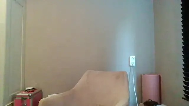 FariBanxOfficial – webcam model profile photo Image 9