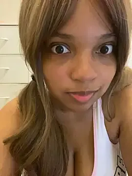 stussy3325 – webcam model profile photo Image 5