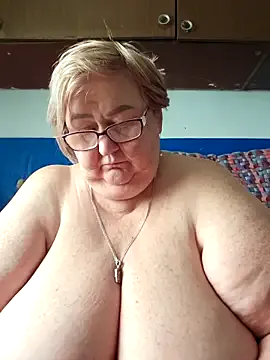 AKO_o0 – webcam model profile photo Image 13