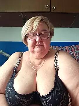 AKO_o0 – webcam model profile photo Image 14