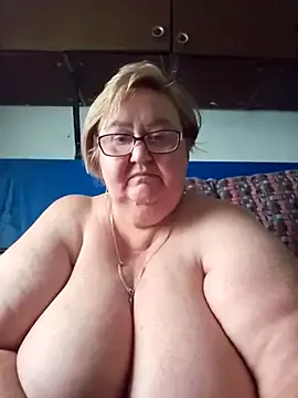 AKO_o0 – webcam model profile photo Image 16