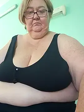 AKO_o0 – webcam model profile photo Image 18