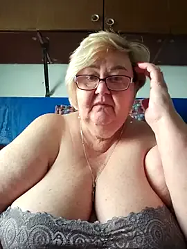 AKO_o0 – webcam model profile photo Image 9