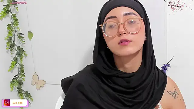 AsteriaHamel – webcam model profile photo Image 4