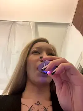 SarahSexyBiker – webcam model profile photo Image 10