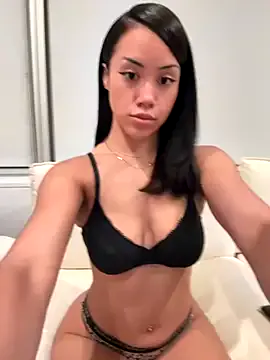 _Alicee_1 – webcam model profile photo Image 7