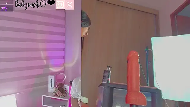 amelialorenz – webcam model profile photo Image 3