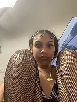 EmiliaCatalina – webcam model profile photo Image 6