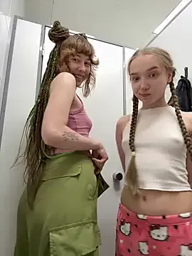 RollDolls – webcam model profile photo Image 15