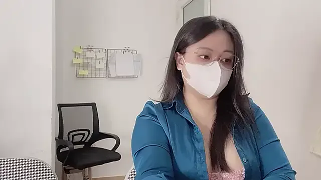 manussa69 – webcam model profile photo Image 6