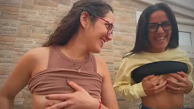 LaureMestler – webcam model profile photo Image 16