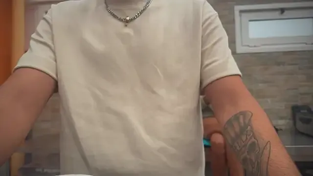 LaureMestler – webcam model profile photo Image 18