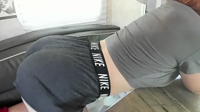 _Alicee_1 – webcam model profile photo Image 3