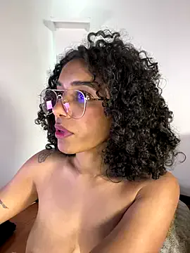 ellieluvs – webcam model profile photo Image 4