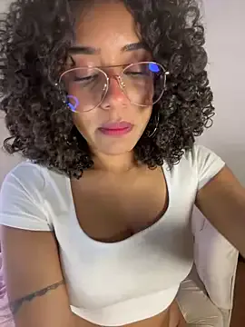 ellieluvs – webcam model profile photo Image 6