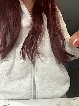 4U143 – webcam model profile photo Image 5