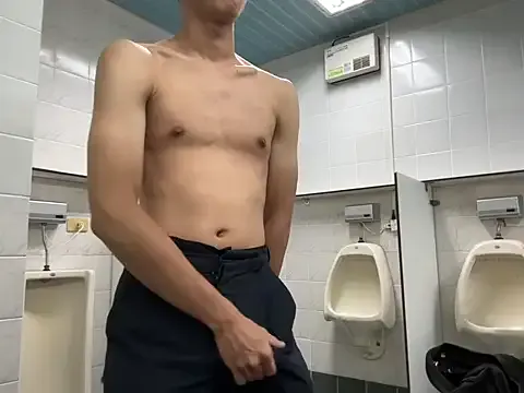 seraphine23 – webcam model profile photo Image 5