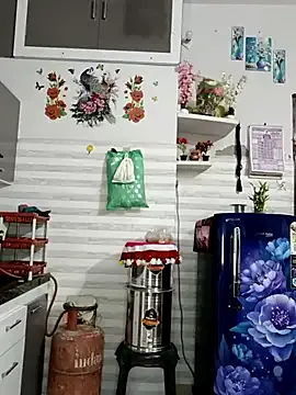 seraphine23 – webcam model profile photo Image 15