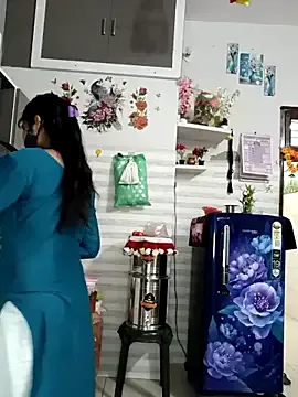 seraphine23 – webcam model profile photo Image 16