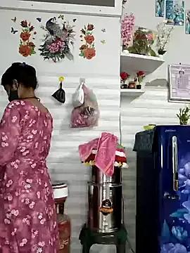 seraphine23 – webcam model profile photo Image 2