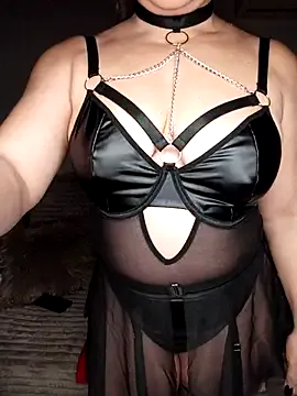 Layla_ly – webcam model profile photo Image 3