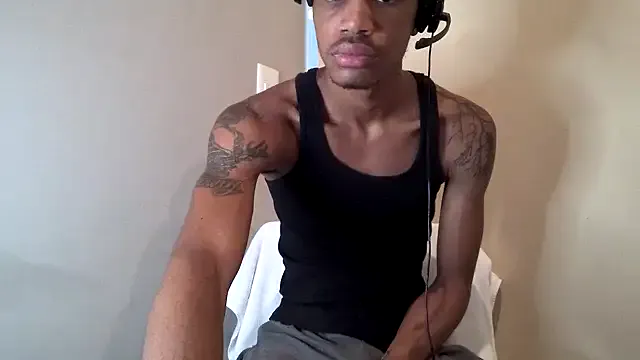 Charly_ – webcam model profile photo Image 11