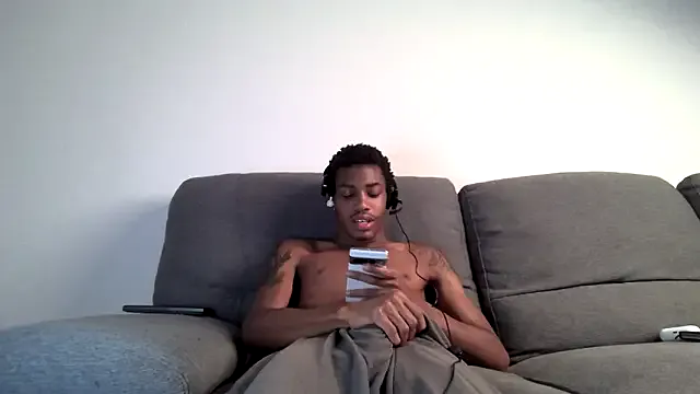 Charly_ – webcam model profile photo Image 13