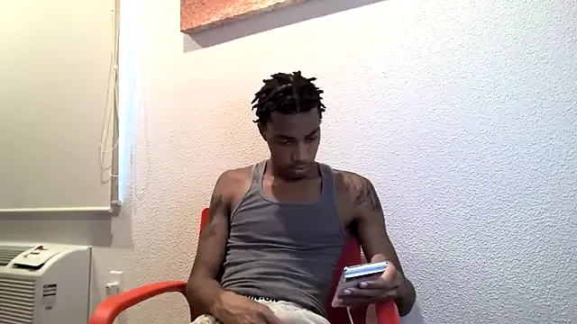 Charly_ – webcam model profile photo Image 8