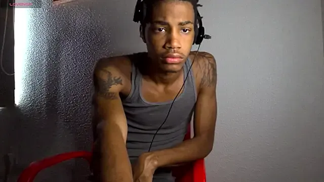 Charly_ – webcam model profile photo Image 9