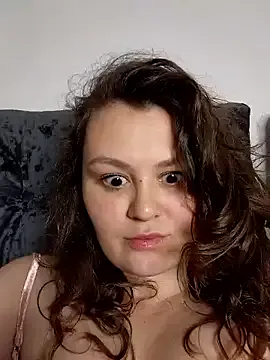 Alyshanon18 – webcam model profile photo Image 2