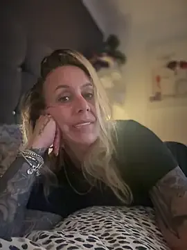 blondebitch2 – webcam model profile photo