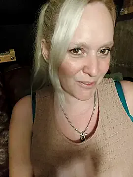 sexxxsirens – webcam model profile photo Image 18