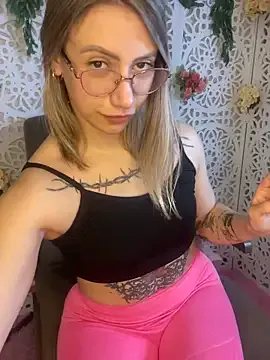 ivy69_9 – webcam model profile photo Image 5