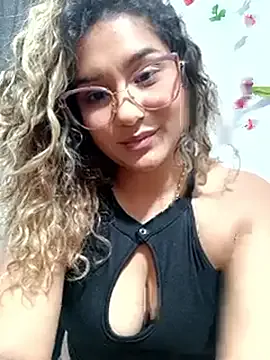 RuslanaXX – webcam model profile photo Image 7