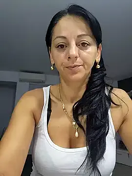 sareandrob – webcam model profile photo Image 12