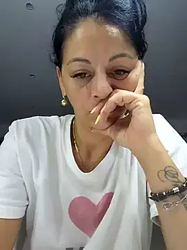 sareandrob – webcam model profile photo Image 9