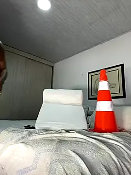 TwixCouple – webcam model profile photo Image 17