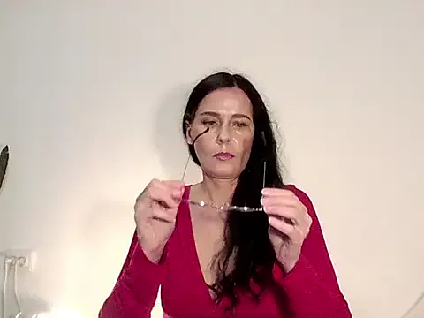 zarialove – webcam model profile photo Image 12