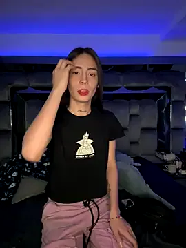 strip4faith – webcam model profile photo Image 3